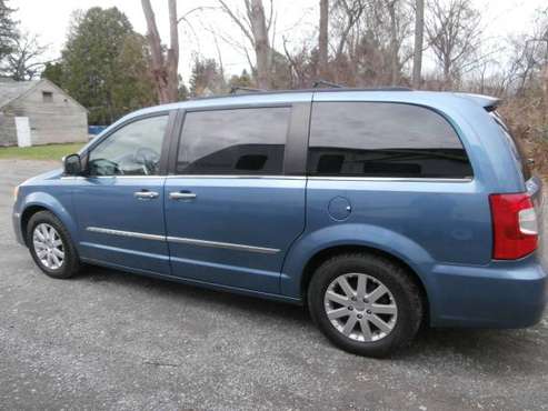 2011 CHRYSLER TOWN & COUNTRY TOURING-L - cars & trucks - by dealer -... for sale in N SYRACUSE, NY