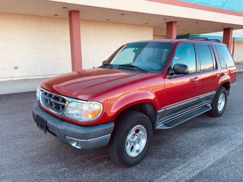 2000 Ford Explorer with 63k miles for sale in Dearing, IL