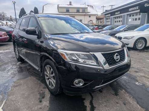 2015 NISSAN PATHFINDER SV - - by dealer - vehicle for sale in milwaukee, WI
