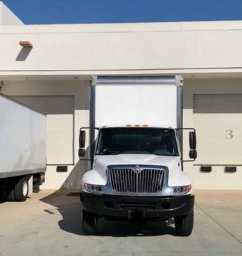 2007 International 4300 26" Feet with Aluminum Liftgate Lots Upgrades for sale in Foothill Ranch, CA