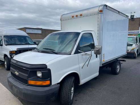 2004 CHEVROLET EXPRESS CUTAWAY 10 FT BOX TRUCK - - by for sale in Philadelphia, PA