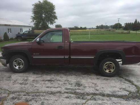 Truck Chevy 2001 Long Bed for sale in Lindsey, OH