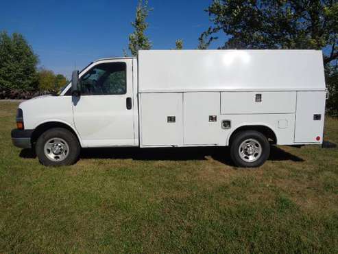 2016 CHEVROLET EXPRESS 3500 CUTAWAY READING KUV ENCLOSED UTILITY BODY for sale in Rushville, IN