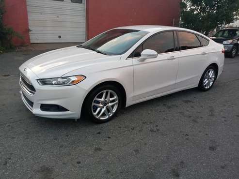 2013 ford fusion se auto power everything 120k runs n drives great for sale in New Bedford, MA