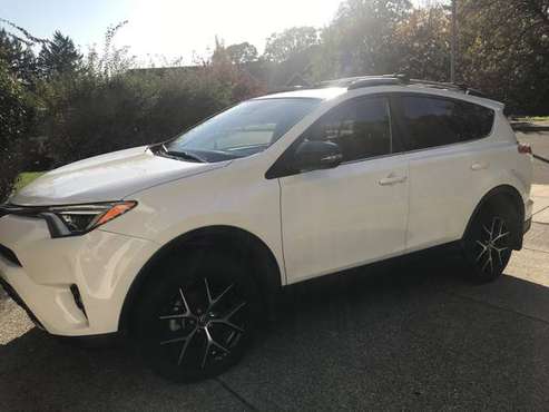2017 Toyota RAV 4 SE LOW MILES!!! for sale in Happy valley, OR