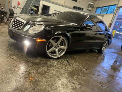 2009 MERCEDES E-550 4MATIC LOW MILES - - by for sale in Newington , CT
