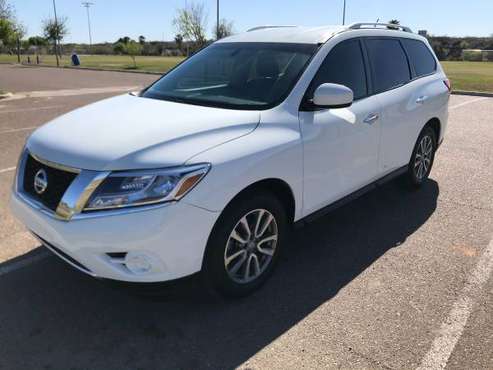 Nissan Pathfinder 2016 - cars & trucks - by owner - vehicle... for sale in Laredo, TX
