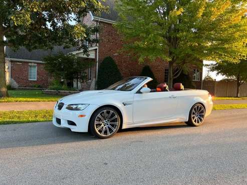 BMW E93 M3 6-Speed Manual Convertible Alpine White/Fox Red 21k Miles for sale in Elmhurst, IL