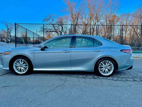 2019 camry hybrid XLE for sale in Alexandria, District Of Columbia