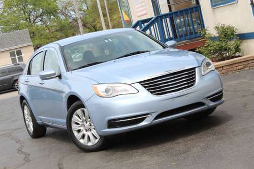 2013 CHRYSLER 200 LX LOW MILES 90 DAY WARRANTY - cars & for sale in Highland, IL
