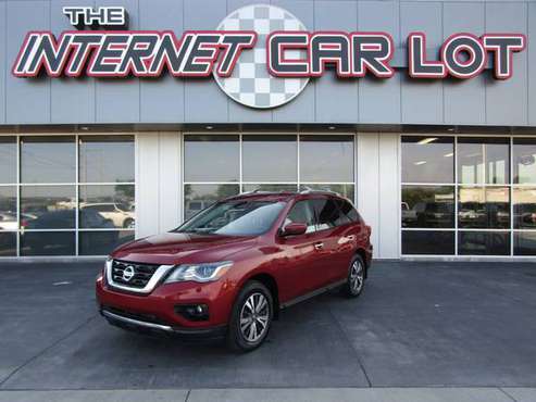 2017 *Nissan* *Pathfinder* *4x4 SV* Cayenne Red for sale in Omaha, NE