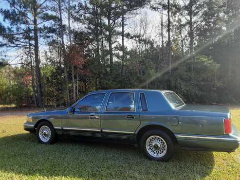 1996 Lincoln Town Car - cars & trucks - by owner - vehicle... for sale in Abbeville, SC
