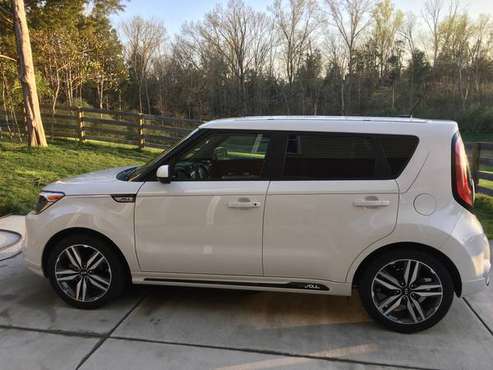 2016 Kia Soul 14K Miles, Like New Condition! - cars & for sale in Crestwood, KY