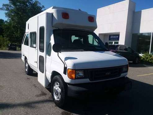 ✔ ☆☆ SALE ☛ FORD E350 WHEELCHAIR ACCESSIBLE HANDIDCAP VAN for sale in Boston, MA