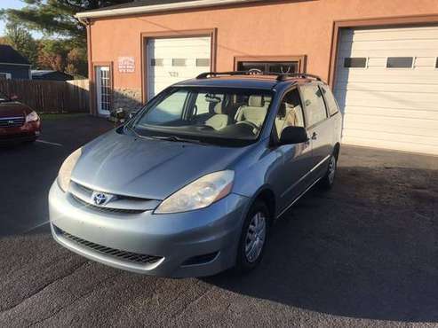 2007 Toyota Sienna - Financing Available! for sale in East Syracuse, NY