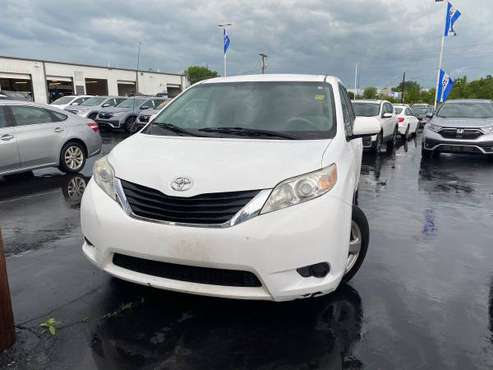 2013 toyota sienna LE - - by dealer - vehicle for sale in Decatur, AL