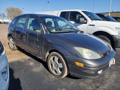 2004 Ford Focus ZX5 Hatchback - cars & trucks - by dealer - vehicle... for sale in Redwood Falls, MN