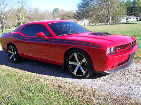 REDUCED 2014 Dodge Challenger R/T SHAKER - cars & trucks - by owner... for sale in Underwood, IN