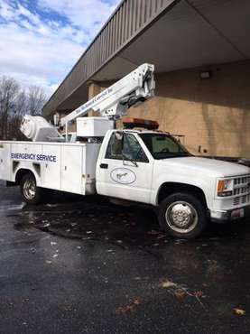 2002 Chevy 450 Bucket truck - cars & trucks - by owner - vehicle... for sale in Nesconset, NY
