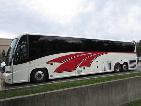 2003 MCI J4500 coach bus for sale - - by dealer for sale in Willowbrook, IL