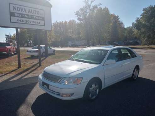 2003 Toyota Avalon XLS Super Low Miles Everything Works Drives for sale in Farmington, MN