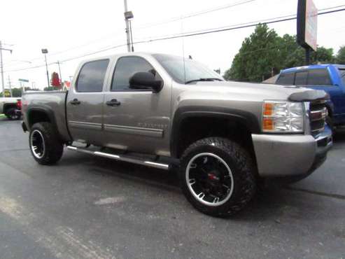 2009 Chevy Silverado 1500 Crew Cab 4x4 LT Z71, Lifted and Loaded for sale in Springfield, MO