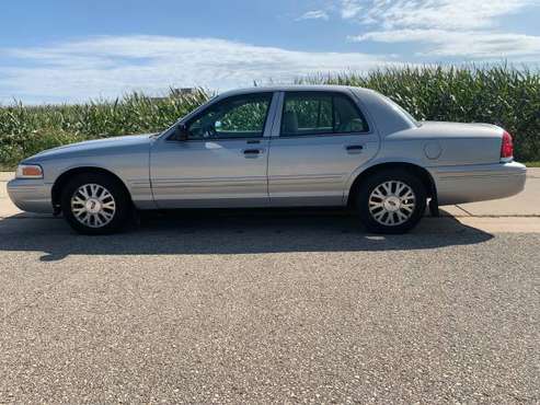 2004 ford Crown Victoria for sale in Oregon, WI