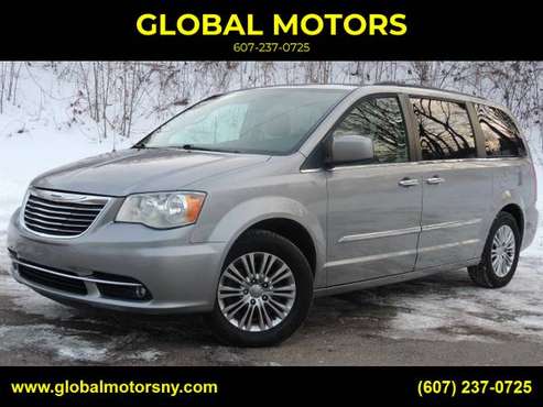 2015 Chrysler Town and Country Touring-L Navi Back for sale in binghamton, NY