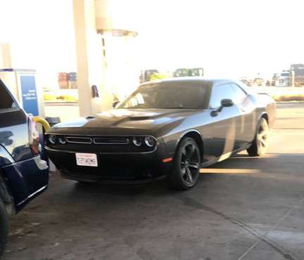 Challenger 2015 3.6 45k miles for sale in Calexico, CA