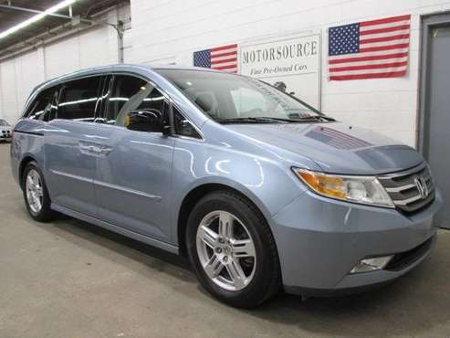 2011 Honda Odyssey Touring - - by dealer - vehicle for sale in Highland Park, IL