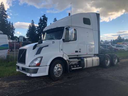 2014 Volvo 670 semi truck for sale in Vancouver, OR