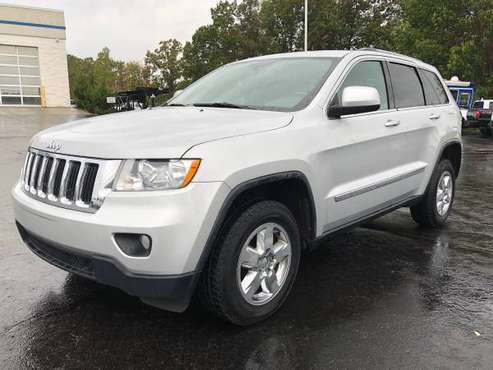 Nice! 2012 Jeep Cherokee Laredo! 4x4! Clean! for sale in Ortonville, OH