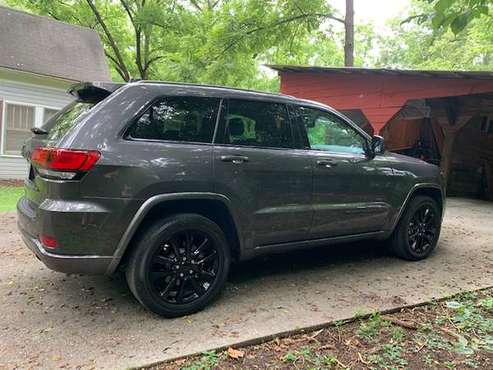 2018 4x4 Jeep Grand Cherokee Altitude - cars & trucks - by owner -... for sale in Greenville, SC
