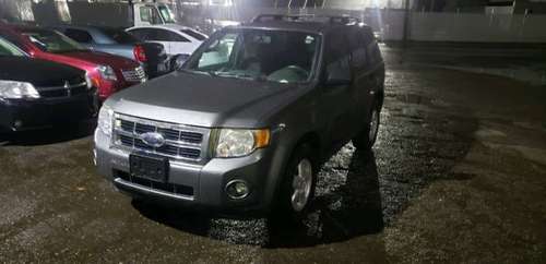 2009 Ford Escape $3000 obo - cars & trucks - by owner - vehicle... for sale in Detroit, MI