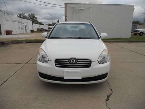 2009 HYUNDAI ACCENT GLS - 4 DOOR - AUTOMATIC for sale in Wickliffe, OH