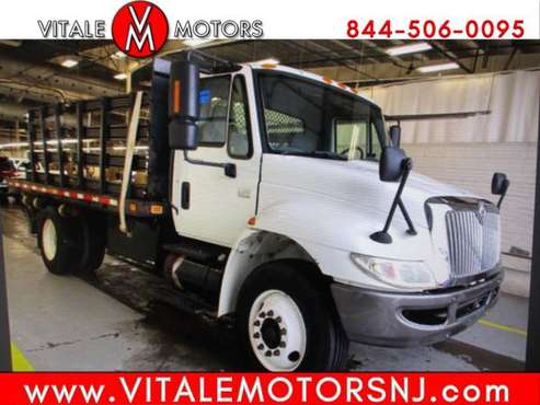 2008 International 4300 STAKE BED FLAT BED LIFT GATE 102K for sale in south amboy, VT
