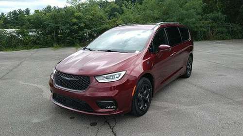 2021 Chrysler Pacifica Hybrid Touring L FWD for sale in Knoxville, TN