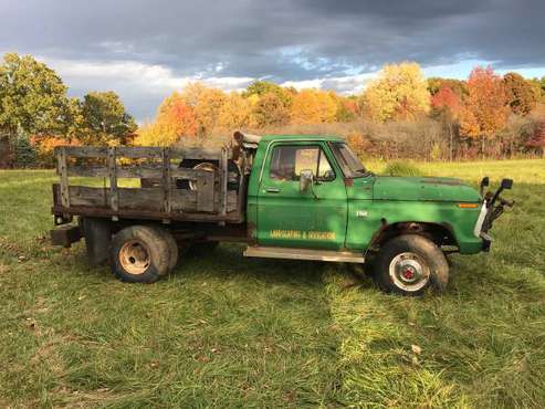 1976 Ford F250 4x4 stake bed. - cars & trucks - by owner - vehicle... for sale in Grand Blanc, MI