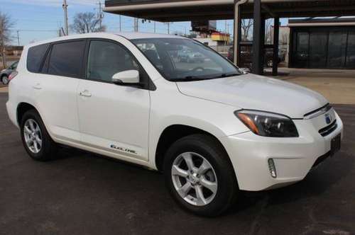 2013 Toyota RAV4 EV IT IS ELECTRIC EV WHITE PEAR - cars & for sale in milwaukee, WI