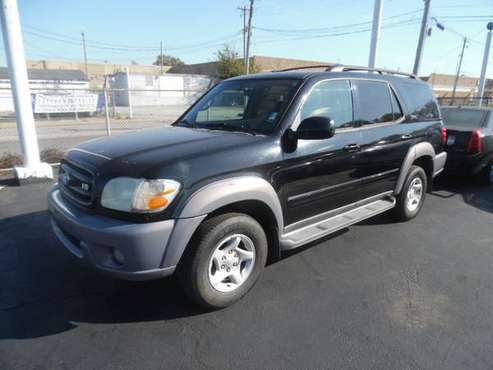 2002 Toyota Sequoia SR5 - NICE SUV FOR A NICE PRICE! - cars & trucks... for sale in Memphis, TN