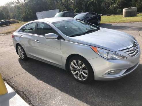 2013 HYUNDAI SONATA SE ( CLEAN CARFAX ONLY 66,000 MILES)SJ for sale in Raleigh, NC