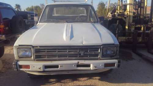 TOYOTA PICK UP 22R for sale in Palmdale, CA