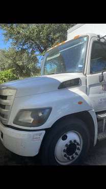 2016 Hino 268 with a lift gate for sale in Miami, FL