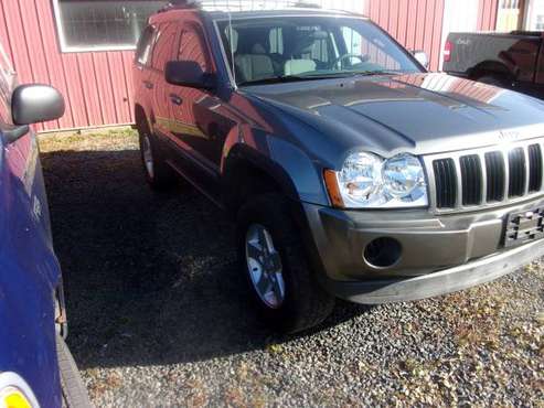 2007 Jeep Grand Cherokee 4x4 only (158k) miles VERY NICE - cars &... for sale in fall creek, WI