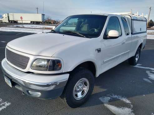 2000 Ford F-150 XLT super cab 4x4 V8 4 6 With ARE Topper f150 - cars for sale in Belgrade, MT