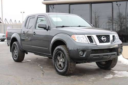 2012 Nissan Frontier CREW CAB SV 4WD W/BRAND NEW TIRE - cars & for sale in milwaukee, WI