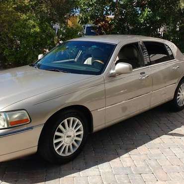 Lincoln Town Car 2003 Signature for sale in Englewood, FL