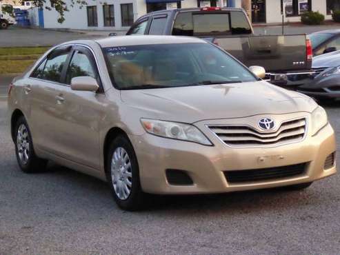 2010 Toyota Camry LE*RUNS AWESOME*CLEAN IN/OUT*CLEAN TITLE* for sale in Roanoke, VA