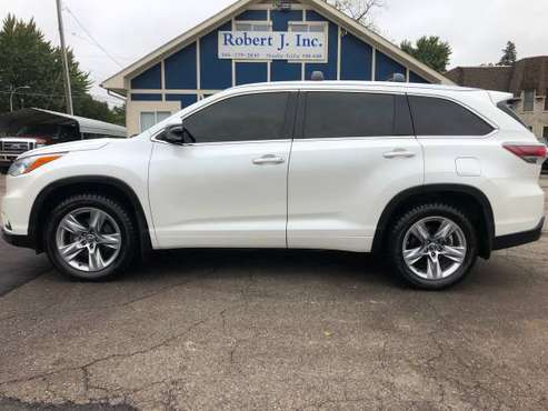 2016 Toyota Highlander Limited 4X4 Pearl White/Black Loaded NEW COND. for sale in Mount Clemens, MI