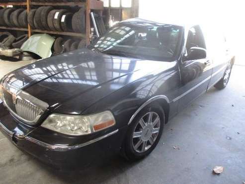 2007 Lincoln Town Car 4dr Sdn Executive L w/Livery Pkg - cars & for sale in Oakland, CA